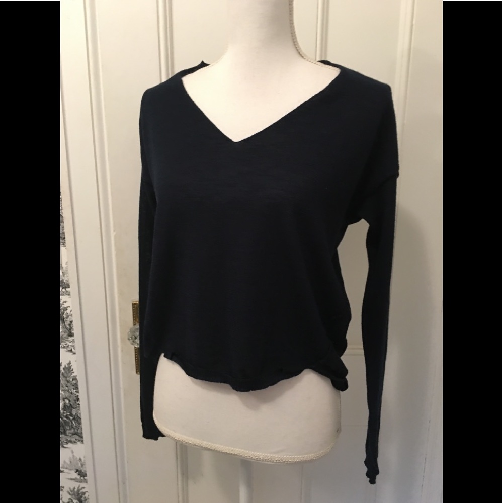 Lefties womens Navy high low pullover Large